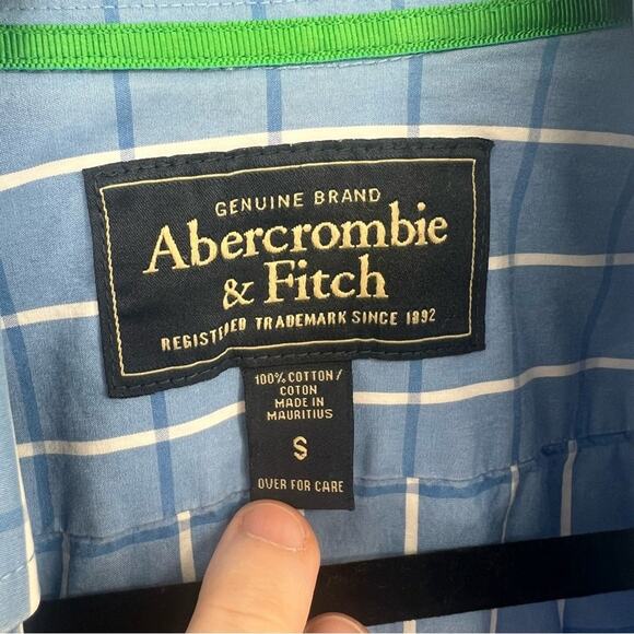 Abercrombie & Fitch Men's Blue Button Down Shirt Size Small - Picture 3 of 7